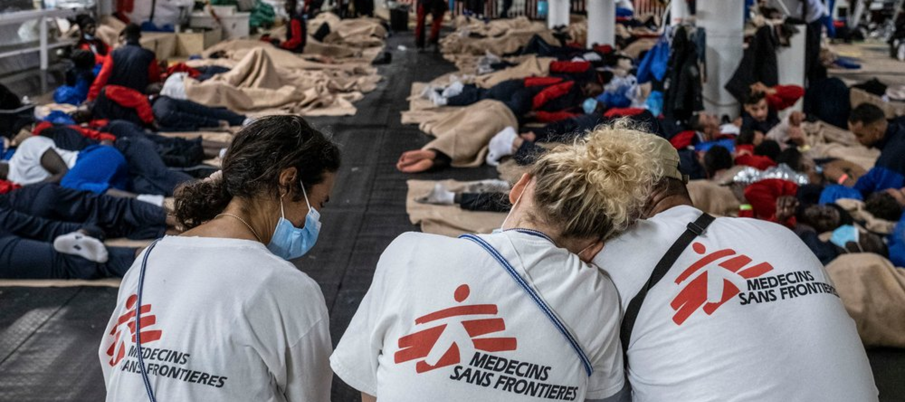 Aus Libyen geflohene Überlebende nach Seenotrettung mit unserer Crew an Bord der Geo Barents Aus Libyen geflohene Überlebende nach Seenotrettung.