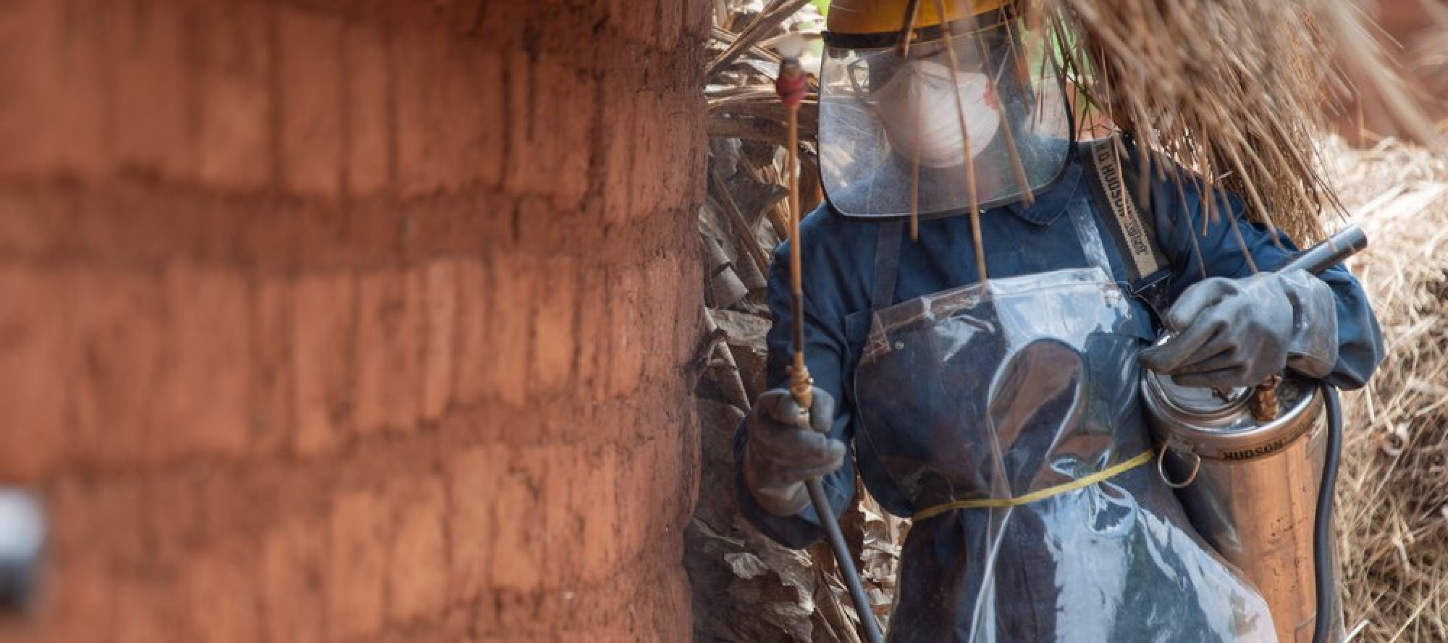 Hilfe Malaria Bekämpfung Burundi Sprühkampagne