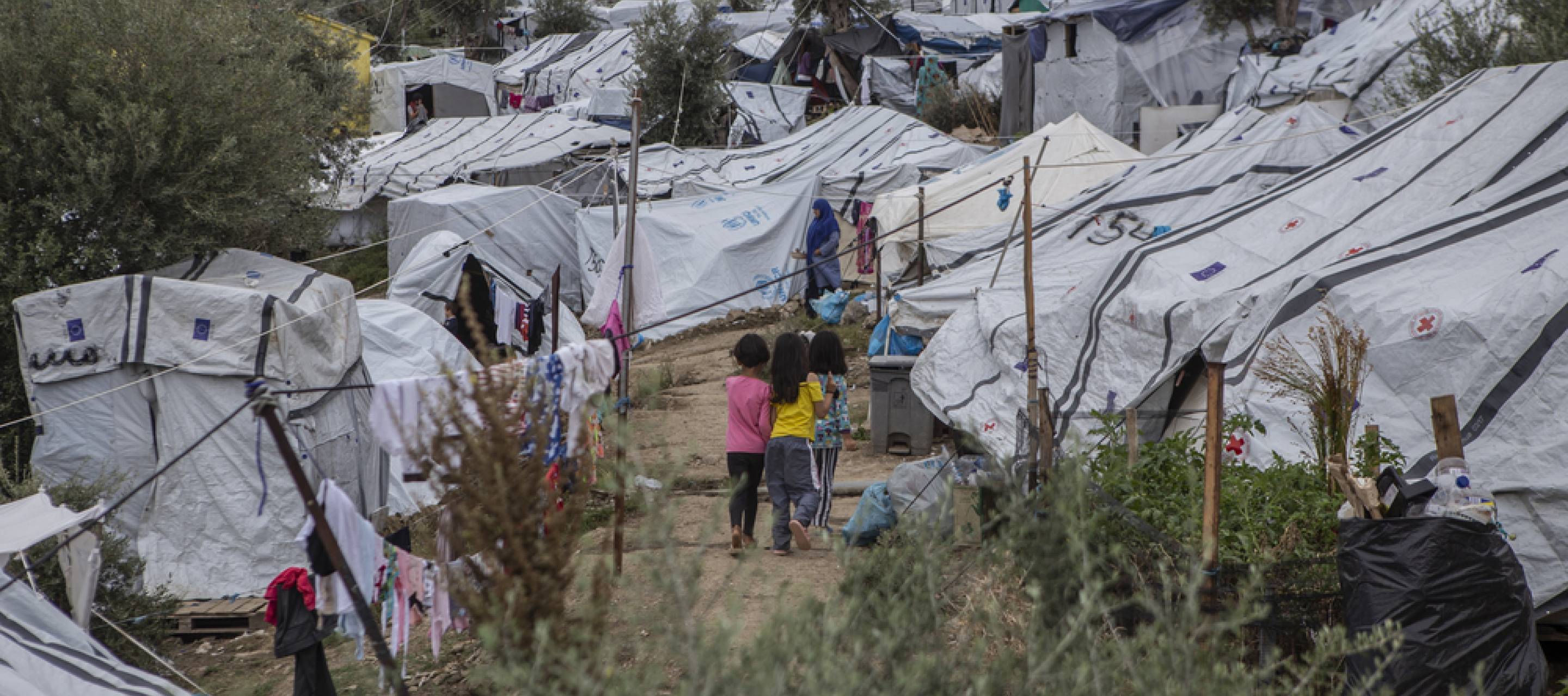 Katastrophale Zustände auf Lesbos 2019: Zeltsiedlung neben offiziellem Lager von Moria
