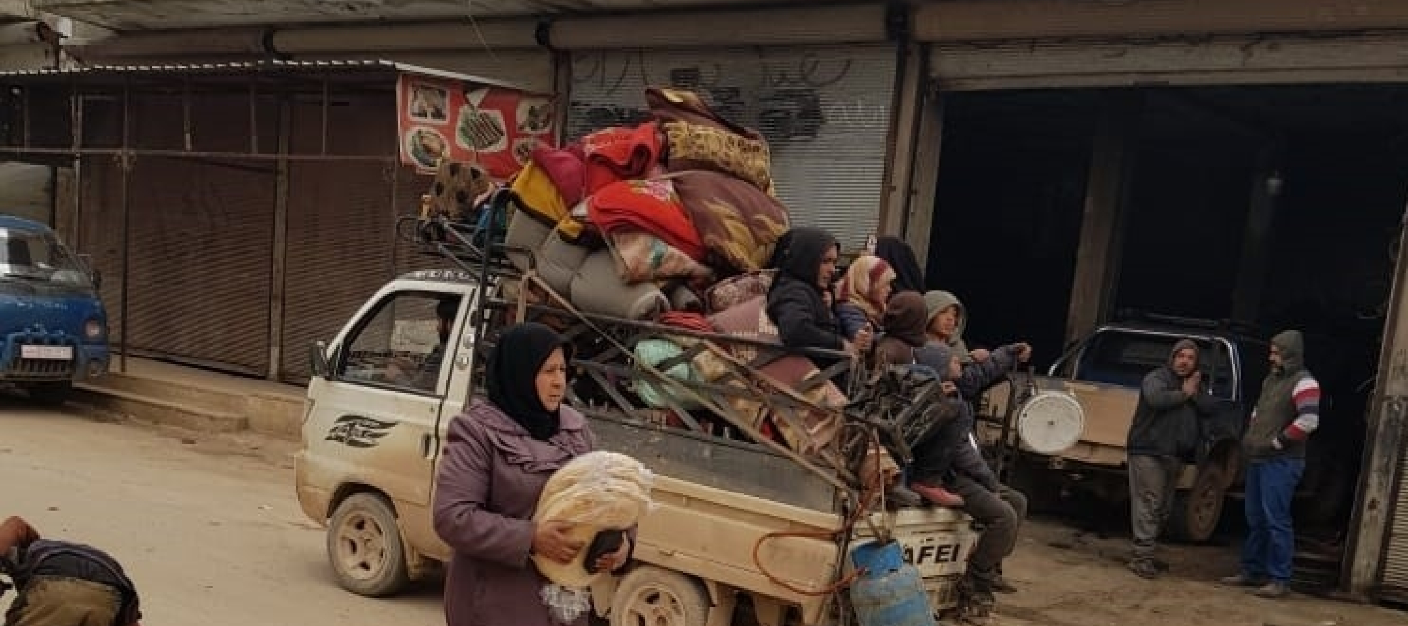Menschen flüchten aus Idlib