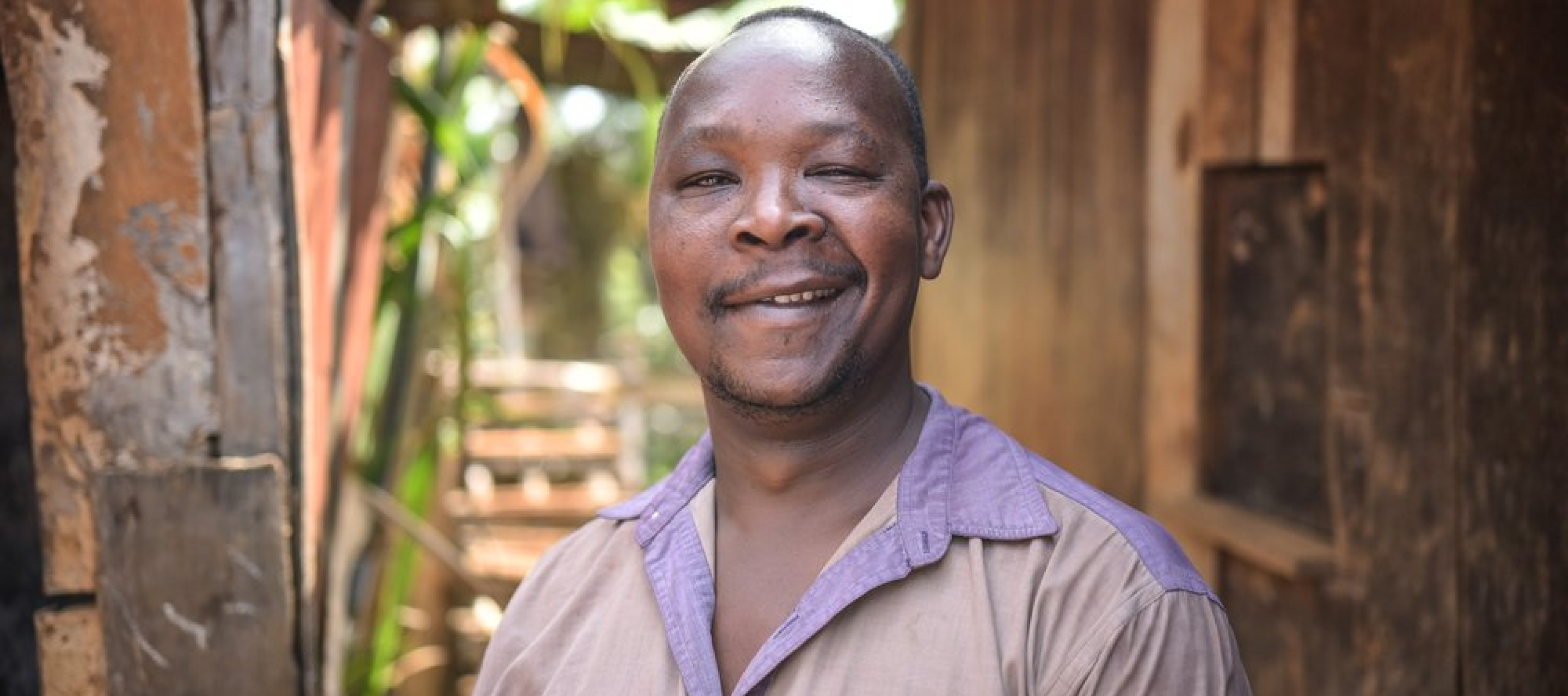 Portraitaufnahme eines 41-jährigen Mannes aus Kenia 
