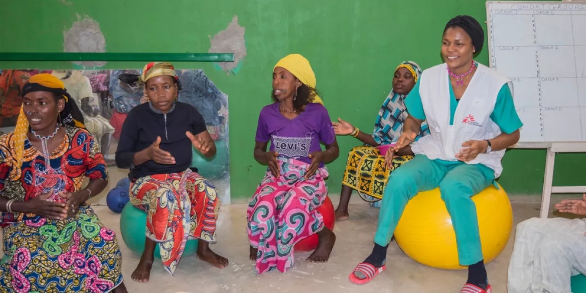 Patientinnen während ihrer Rehabilitation im Regionalkrankenhaus in Jahun, Nigeria