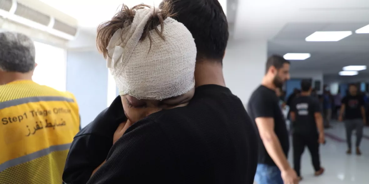 Palästinensische Gebiete: Im Al-Shifa-Krankenhaus Gaza verletztes Kind