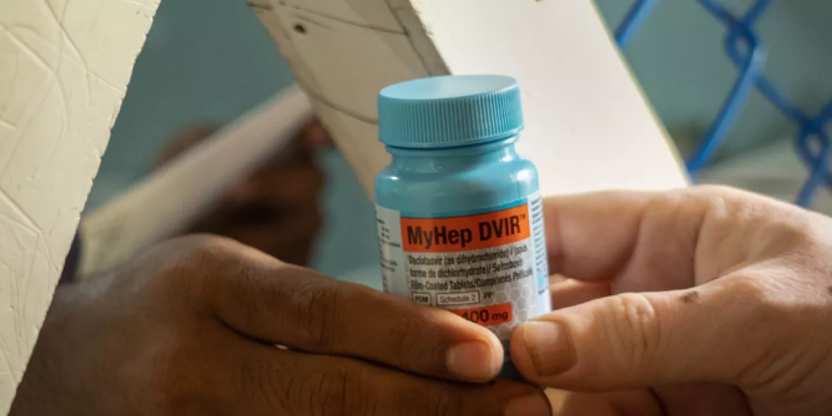 Im Geflüchteten Camp Cox Bazar in Bangladesch behandeln wir Menschen mit Hepatits C.