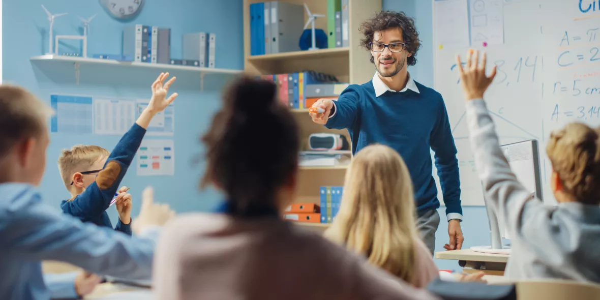 Aufnahme eines Lehrer im Klassenzimmer.