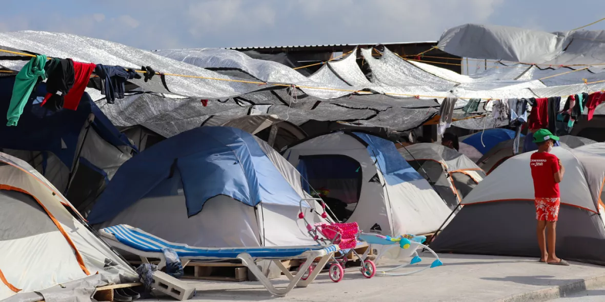 Ein Camp mit Zelten in Reynosa auf dem Plaza de la Republica 