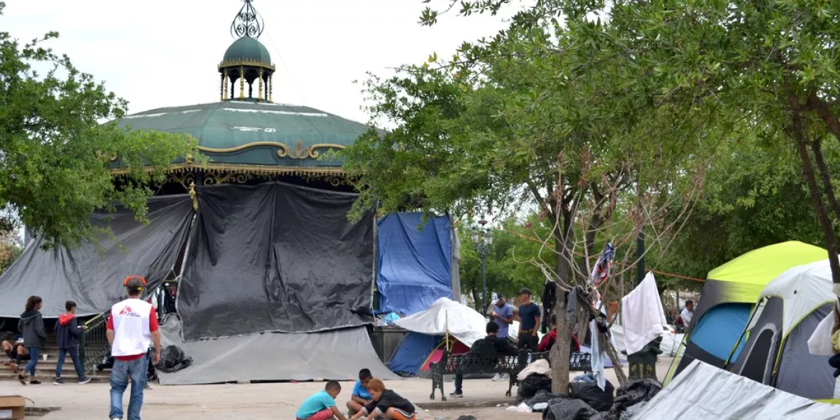 Die nach Mexiko deportierten Menschen hausen in Zelten 
