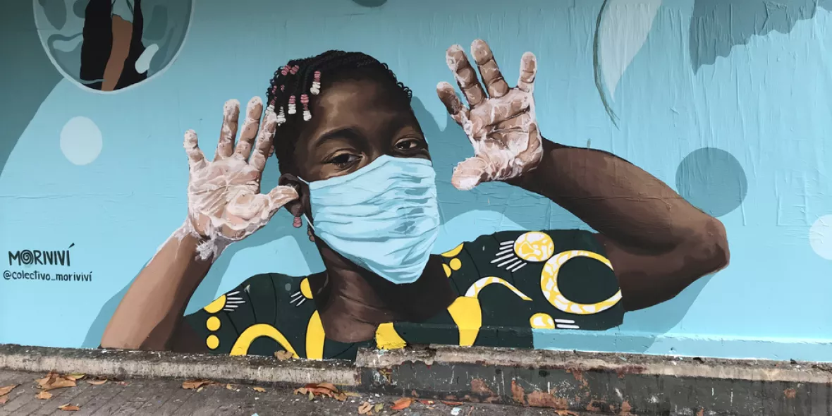 In Puerto Rico, Doctors Without Borders/Médecins Sans Frontières (MSF) and local partners have conducted health promotion campaigns that focus on hand washing, wearing masks in public, and physical distancing. MSF commissioned a series of street murals to promote these important health messages in busy areas of San Juan where homeless people also shelter.