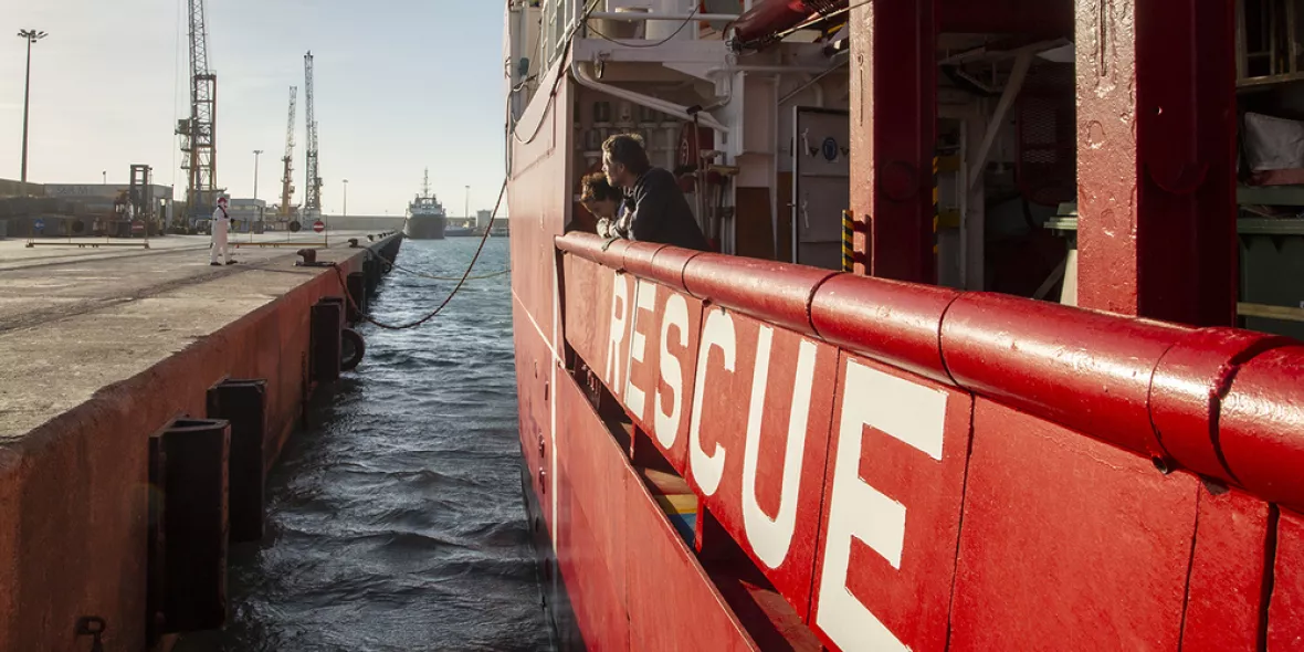 Die Ocean Viking wurde angewiesen, für 14 Tage in Quarantäne zu bleiben. Nach Angaben der italienischen Behörden handelt es sich dabei um eine Vorsichtsmaßnahme als Reaktion auf den Ausbruch des Coronavirus Covid-19.