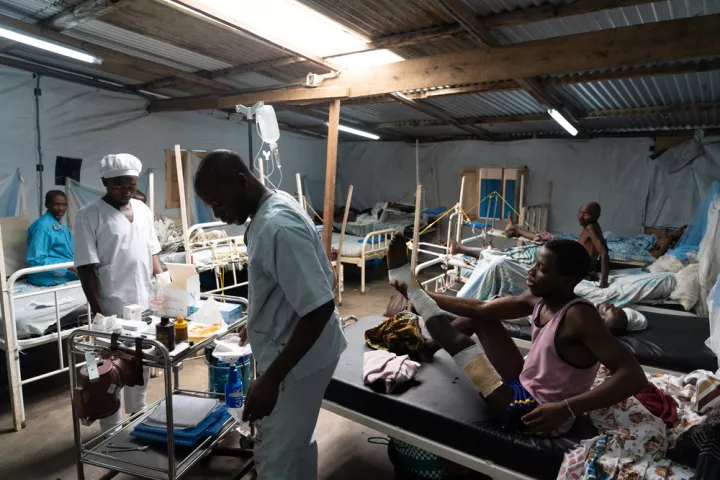 Verwundete erholen sich von OP im Krankenhaus in Masisi, D.R. Kongo