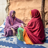 Geflüchtetencamp Kenia Gespräch zwei Frauen Gesundheitsfürsorge