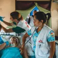 Ukraine. Unser Team evakuiert per Zug schwer verwundete Patient*innen aus Gesundheitseinrichtungen in der Nähe der Front. Ein Transport dauert etwa 20 Stunden.