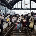 Vertriebene am Bahnhof in Lwiw