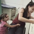 Mutter und Kind in unserer Klinik in Choloma, Honduras