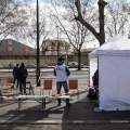 People who live rough on the streets are particularly vulnerable to coronavirus. To ensure continued access to healthcare for them, MSF’s mobile clinic provides treatment (primary healthcare) in Paris and its suburbs. On March 31st, the mobile clinic was deployed at Porte de la Villette, near a food distribution site. A week before, a camp near Aubervilliers was evacuated and around 700 people were dispatched to various emergency shelters in the area. MSF teams are also working in some of these shelters to 
