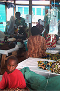 D.R. Kongo 2008: Täglich 40 Neuerkrankte nimmt die Cholerabehandlungsstation in Lubumbashi zur Zeit auf.